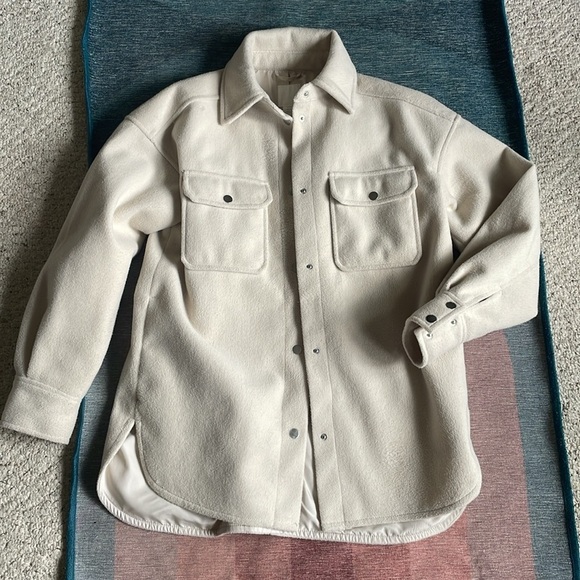 H&M Cream Lightweight Oversized Button Down Shacket - Picture 9 of 13
